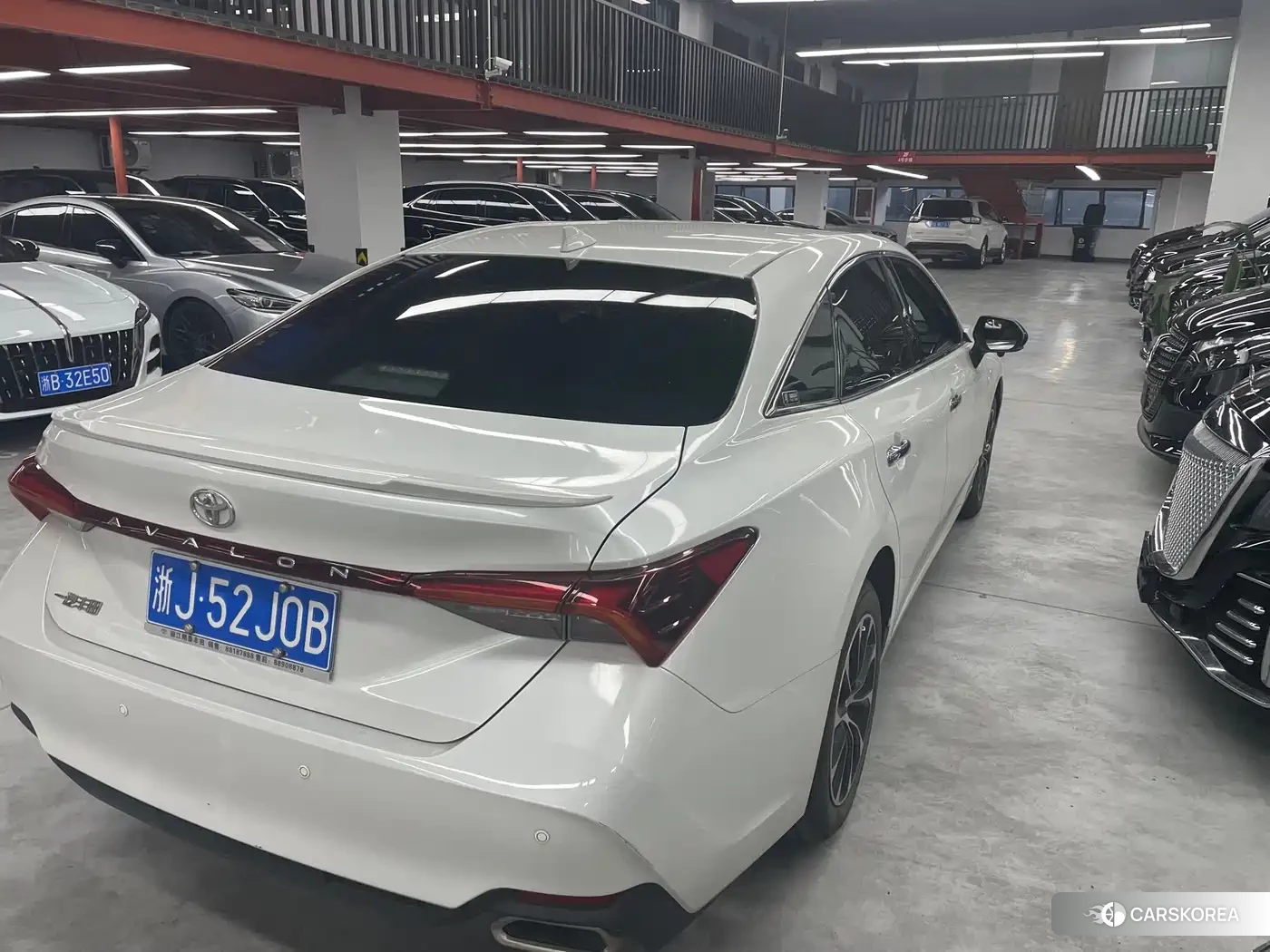 Toyota Avalon 2024 Белый из Китая, фото 2