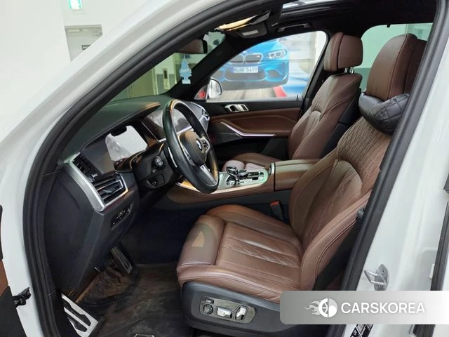 BMW X5 (G05) 2023 Белый из Кореи, фото 2