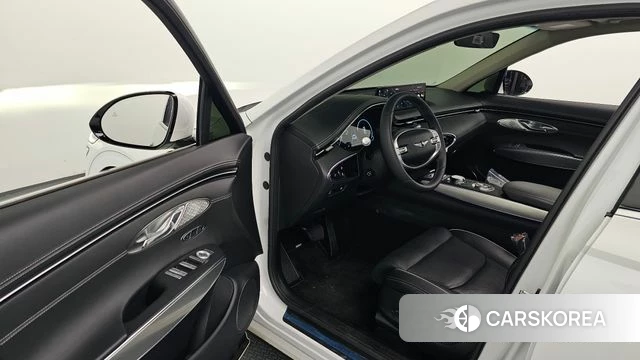 Genesis GV70 2023 Белый из Кореи, фото 2