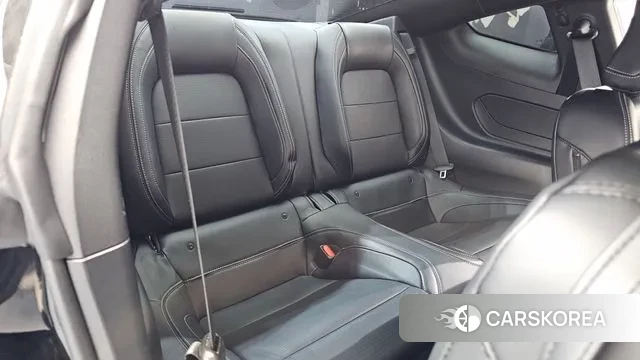 Ford Mustang 7th Generation 2024 Черный из Кореи, фото 2