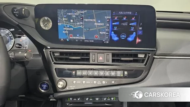 Lexus ES300h 7th generation 2022 Белый из Кореи, фото 2