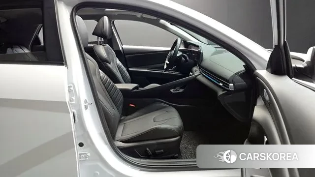 Hyundai The New Avante (CN7) 2023 Белый из Кореи, фото 2