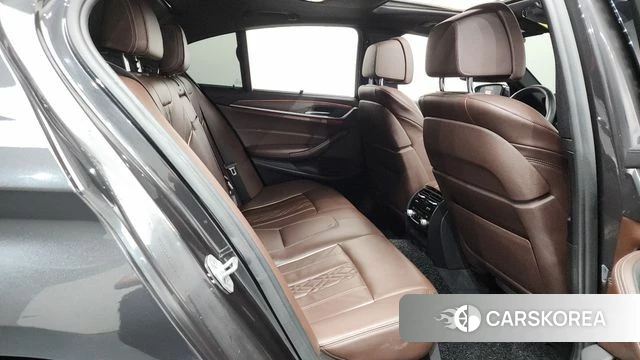 BMW 5 Series (G30) 2018 Серый из Кореи, фото 2