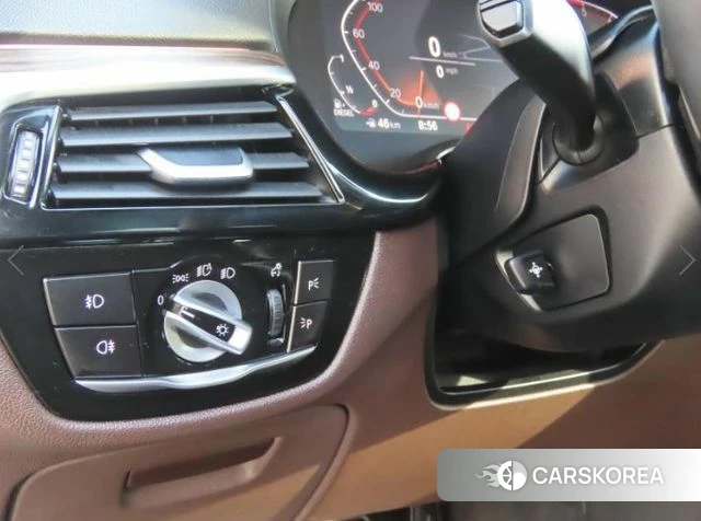 BMW 5 Series (G30) 2020 Серый из Кореи, фото 2