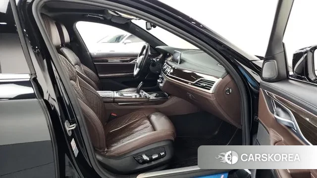 BMW 7 Series (G11) 2021 Черный из Кореи, фото 2