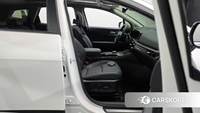 Kia The New Sportage 5th Generation Hybrid 2024 Белый из Кореи, фото 2