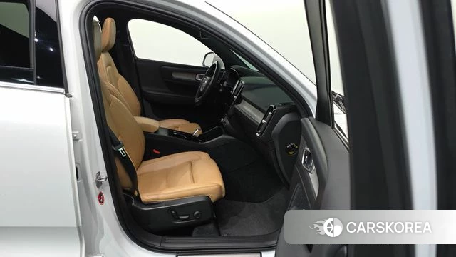 Volvo XC40 2020 Белый из Кореи, фото 2