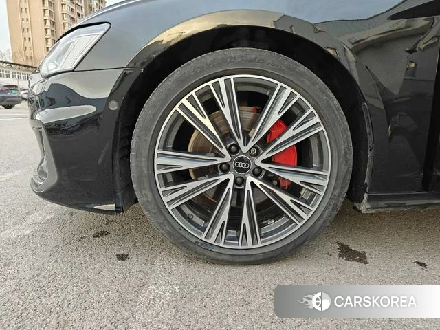 Audi A6L 2022 Черный из Китая, фото 2