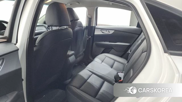 Kia The New K3 2nd generation 2022 Белый из Кореи, фото 2