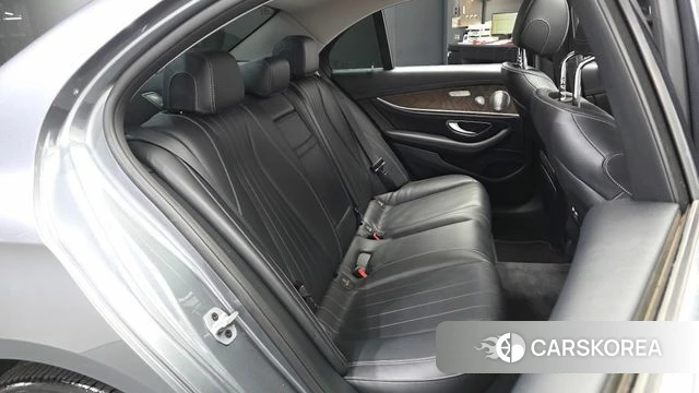 Mercedes-Benz E-Class W213 2019 Серый из Кореи, фото 2