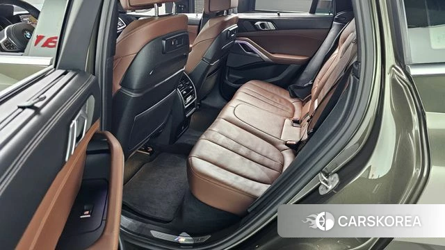 BMW X6 (G06) 2020 Темно-зеленый из Кореи, фото 2