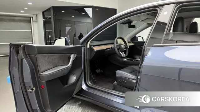 Tesla Model Y 2022 Серый из Кореи, фото 2