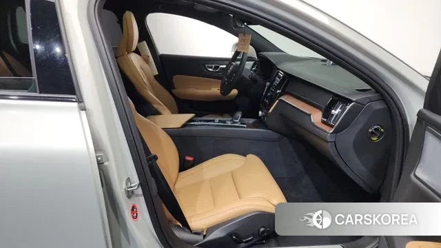 Volvo V60 Cross-Country 2nd Generation 2021 Жемчужный цвет из Кореи, фото 2