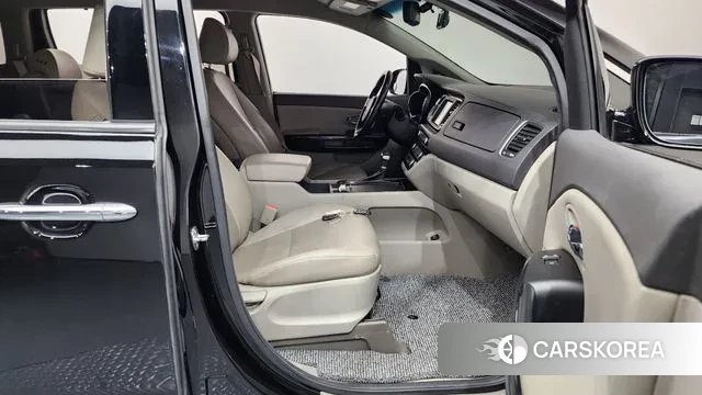 Kia All New Carnival 2018 Черный из Кореи, фото 2