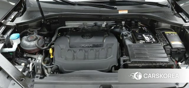 Volkswagen Tiguan Allspace 2024 Черный из Кореи, фото 2