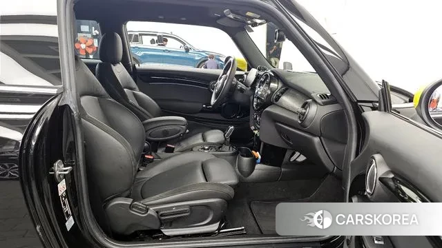 Mini Cooper Electric 2022 Черный из Кореи, фото 2