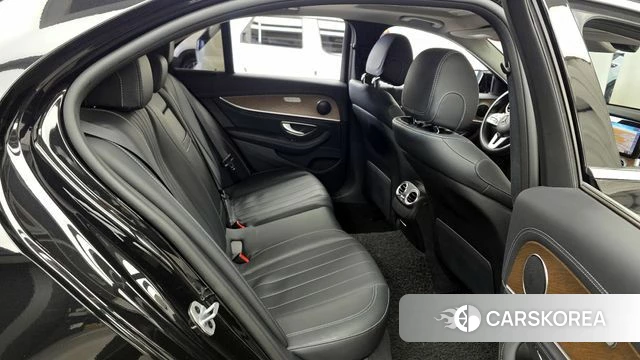 Mercedes-Benz E-Class W213 2019 Черный из Кореи, фото 2