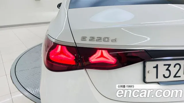 Mercedes-Benz E-Class W214 2024 Белый из Кореи, фото 2