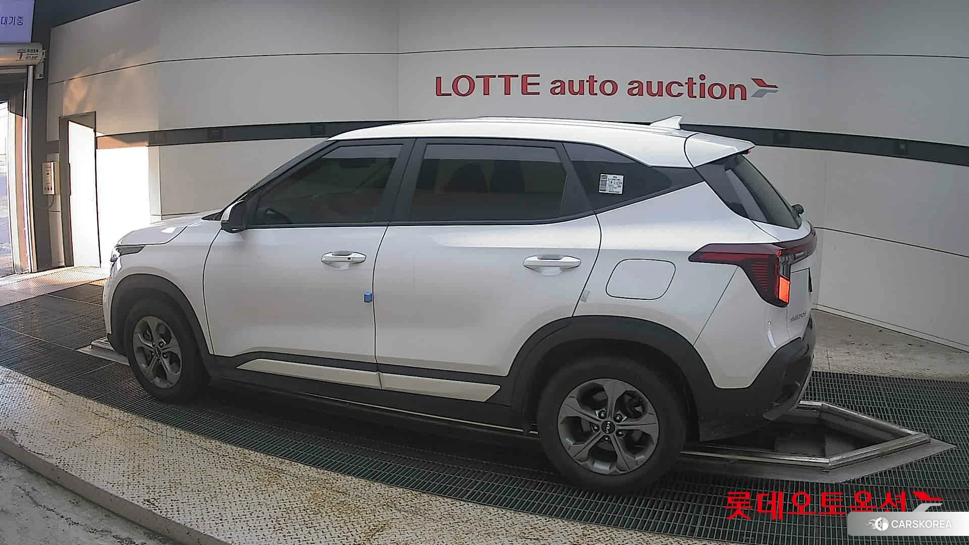 Kia Seltos 2024 Snow White Pearl из Кореи, фото 2