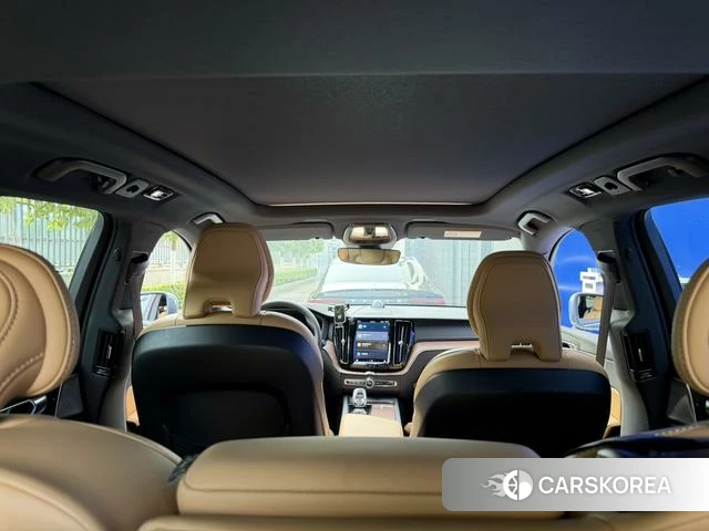 Volvo XC60 PHEV 2024 Темно-серый из Китая, фото 2