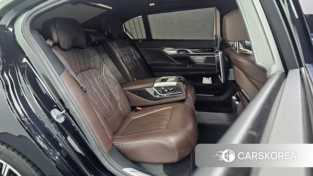 BMW 7 Series (G11) 2020 Черный из Кореи, фото 2