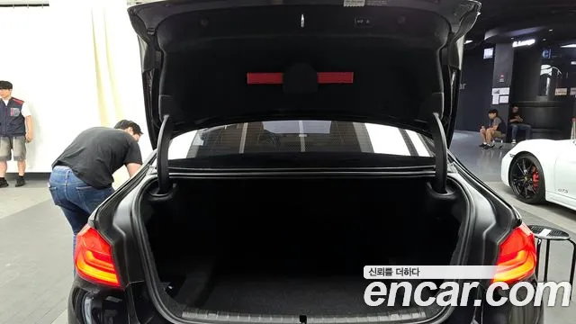 BMW 5 Series (G30) 2018 Черный из Кореи, фото 2