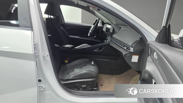 Hyundai The New Avante Hybrid (CN7) 2025 Белый из Кореи, фото 2