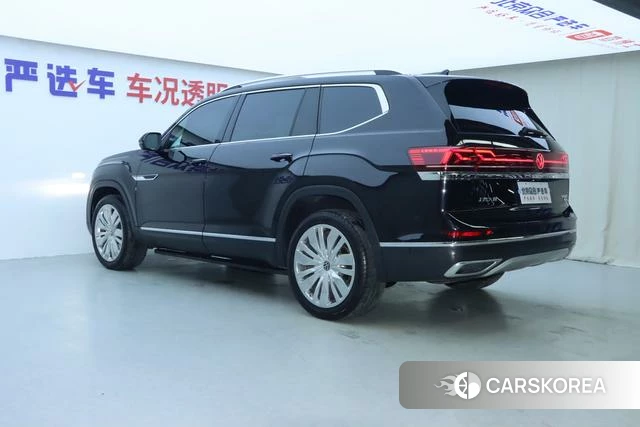 Volkswagen Tourang 2023 Черный из Китая, фото 2