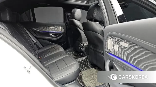 Mercedes-Benz E-Class W213 2022 Белый из Кореи, фото 2