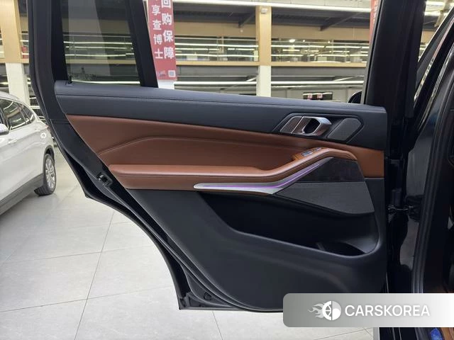 BMW X7 2023 Черный из Китая, фото 2