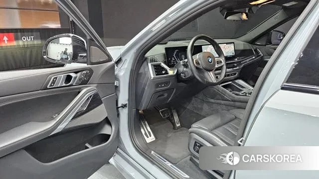 BMW X6 (G06) 2023 Серебристо-серый из Кореи, фото 2