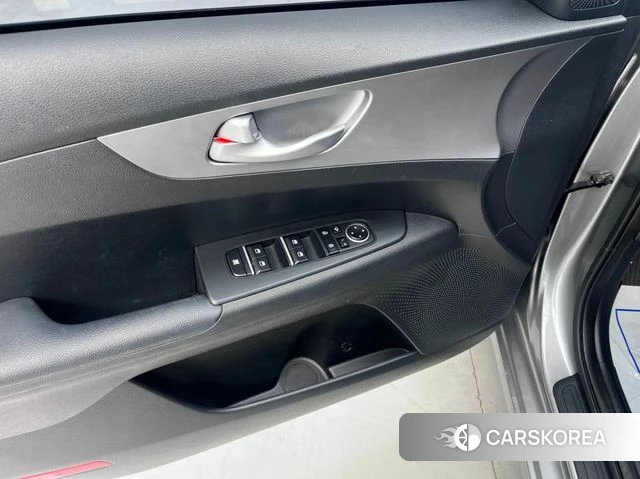 Kia The New K3 2nd generation 2022 Серый из Кореи, фото 2