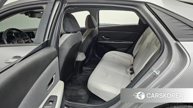 Hyundai Avante Hybrid (CN7) 2022 Серебряный из Кореи, фото 2