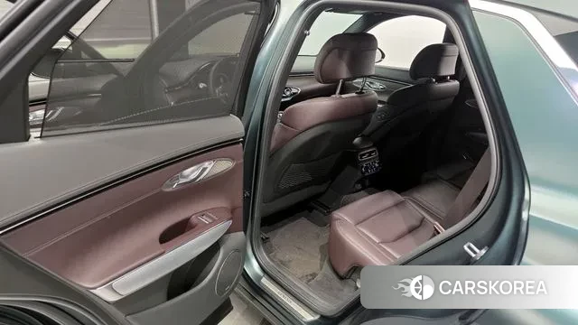 Genesis GV70 2022 Темно-зеленый из Кореи, фото 2