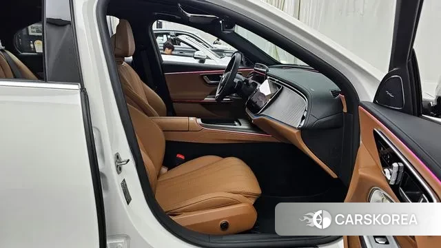 Mercedes-Benz E-Class W214 2025 Белый из Кореи, фото 2