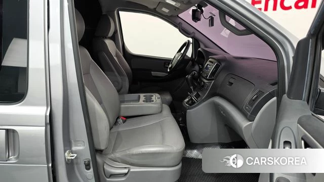 Hyundai The New Grand Starex 2018 Серебристо-серый из Кореи, фото 2