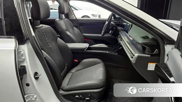 Hyundai Grandeur Hybrid (GN7) 2023 Белый из Кореи, фото 2