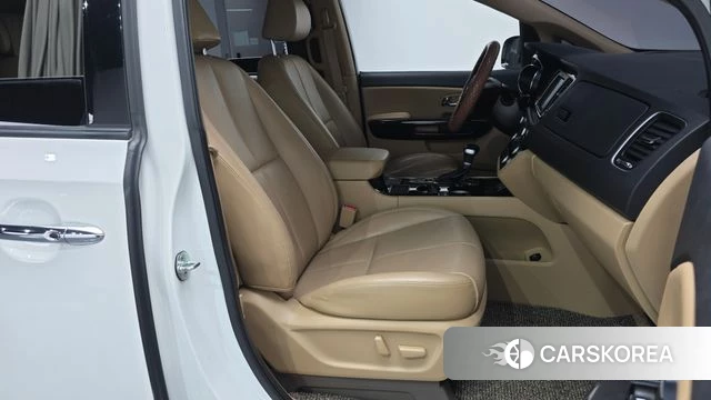Kia The New Carnival 2019 Белый из Кореи, фото 2