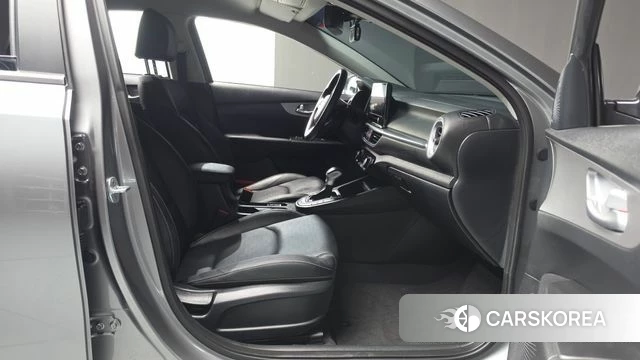 Kia The New K3 2nd generation 2022 Серебристо-серый из Кореи, фото 2
