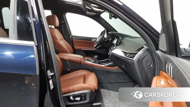 BMW X7 (G07) 2022 Черный из Кореи, фото 2