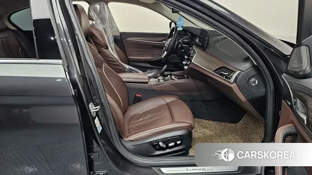 BMW 5 Series (G30) 2020 Серый из Кореи, фото 2