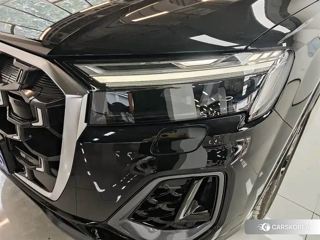 Audi Q7 2025 Черный из Китая, фото 2