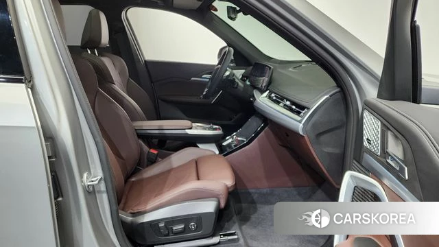 BMW X1 (U11) 2025 Серебристо-серый из Кореи, фото 2