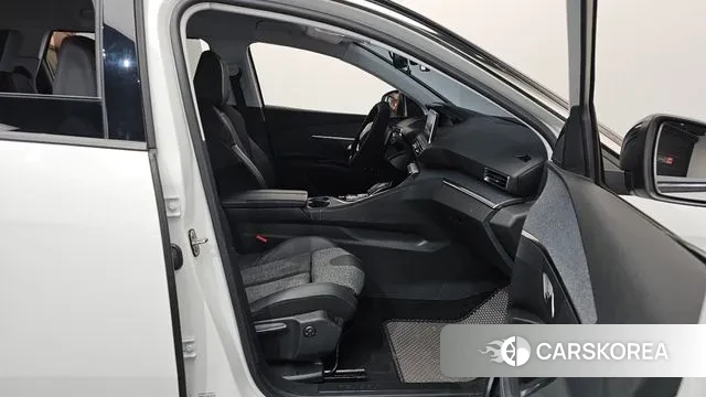 Peugeot 5008 second generation 2021 Белый из Кореи, фото 2