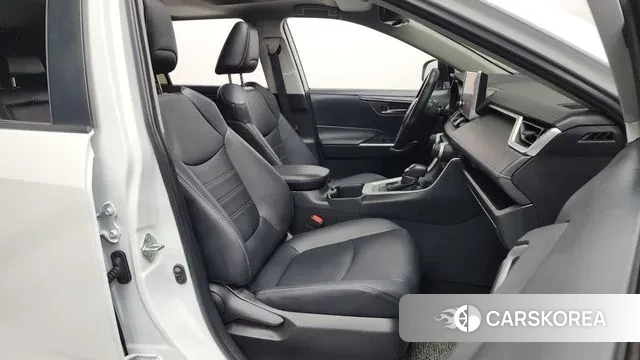 Toyota RAV4 5th Generation 2025 Белый из Кореи, фото 2