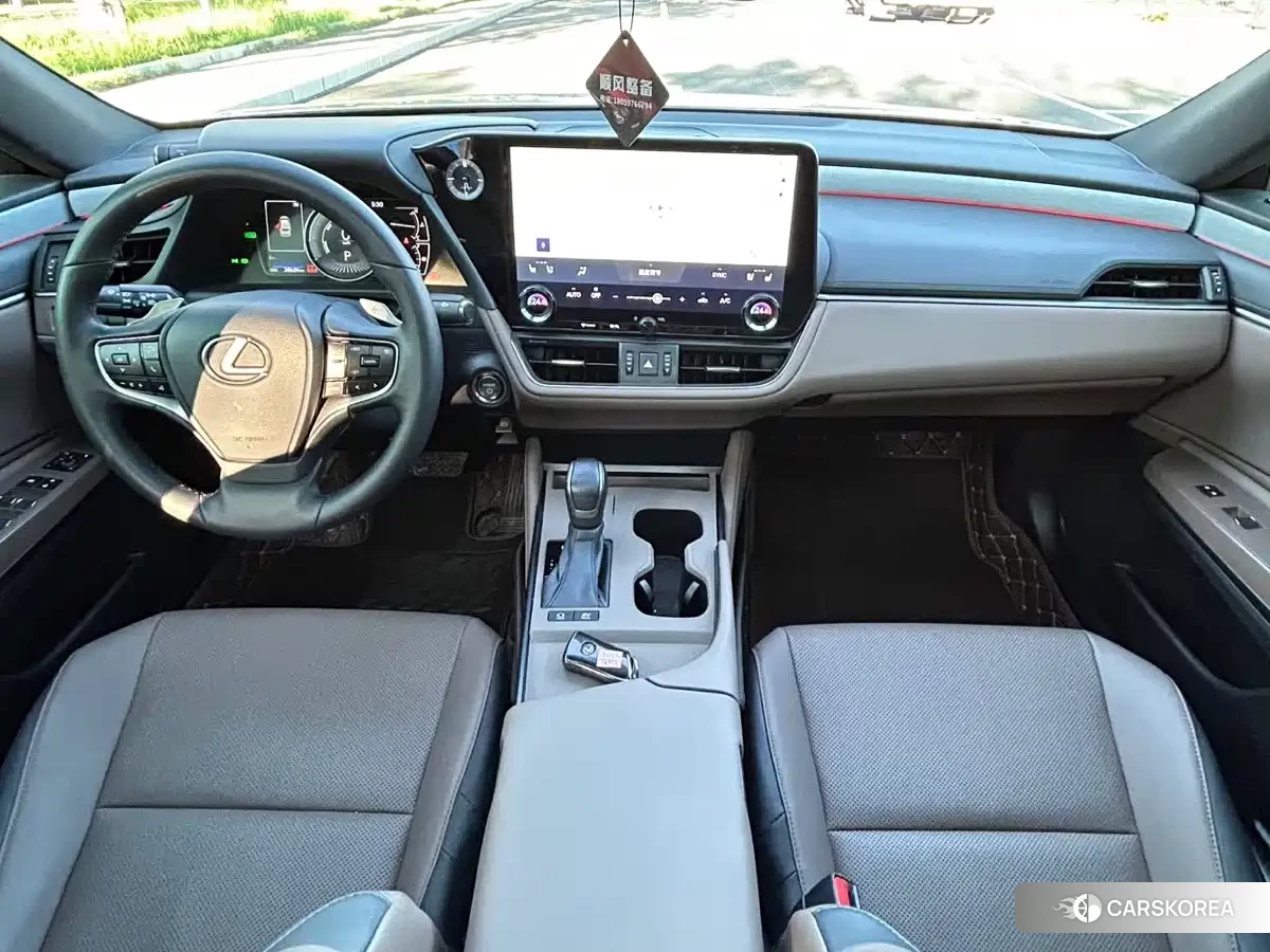 Lexus ES 2025 Silver/gray из Китая, фото 2