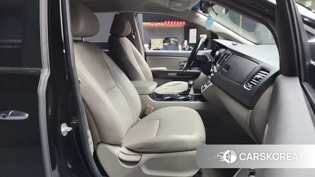 Kia The New Carnival 2018 Черный из Кореи, фото 2