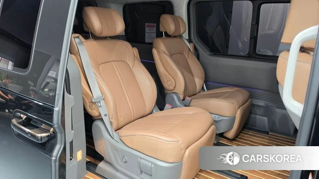Hyundai Staria 2024 Черный из Кореи, фото 2