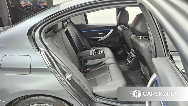 BMW 3 Series (F30) 2018 Серый из Кореи, фото 2
