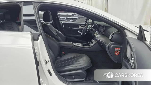 Mercedes-Benz CLS-Class C257 2023 Белый из Кореи, фото 2